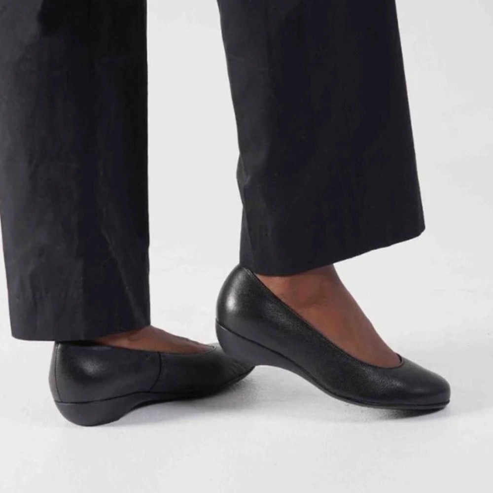 10099 wider fit – Step Ahead