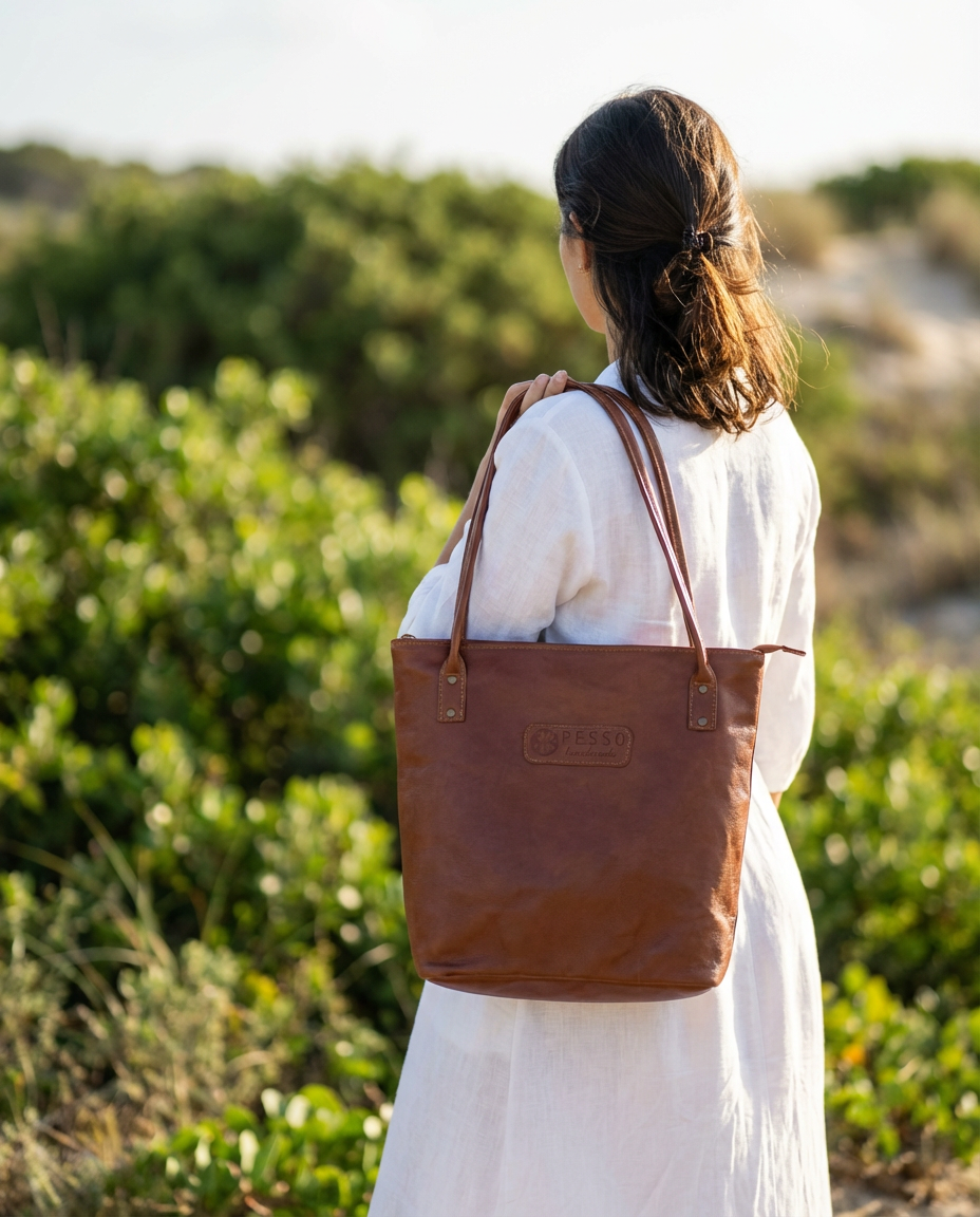 Pesso Small Shopper Walnut